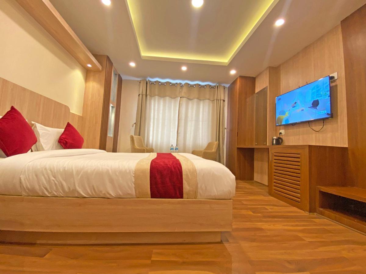 Hotel Nilakantha Pvt. Ltd Katmandu Zewnętrze zdjęcie