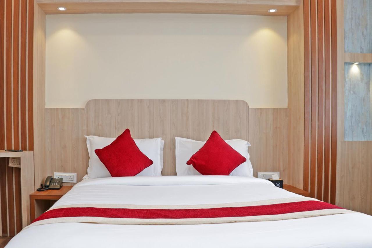 Hotel Nilakantha Pvt. Ltd Katmandu Zewnętrze zdjęcie