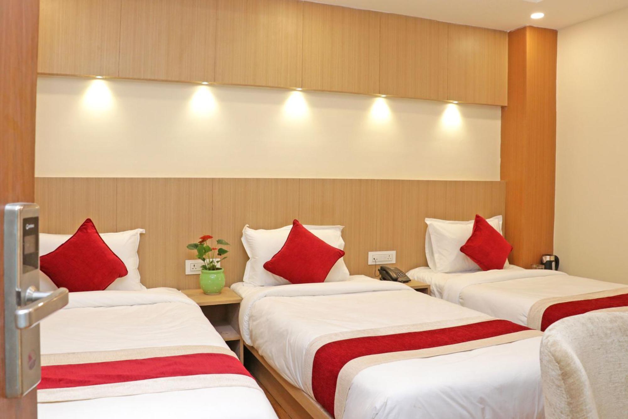 Hotel Nilakantha Pvt. Ltd Katmandu Zewnętrze zdjęcie